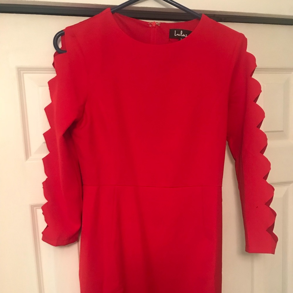 Red 3/4 length sleeve dress